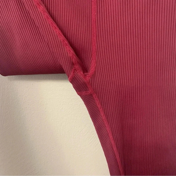 Carbon38 Ribbed 7/8 Legging in Red Size Small - Picture 7 of 12